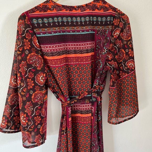 Japna Elegant Paisley Wrap Dress - Picture 6 of 11